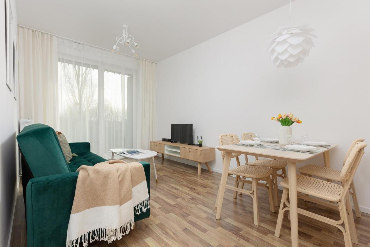 Stacja Wola Apartments With Parking By Noclegi Renters ワルシャワ エクステリア 写真
