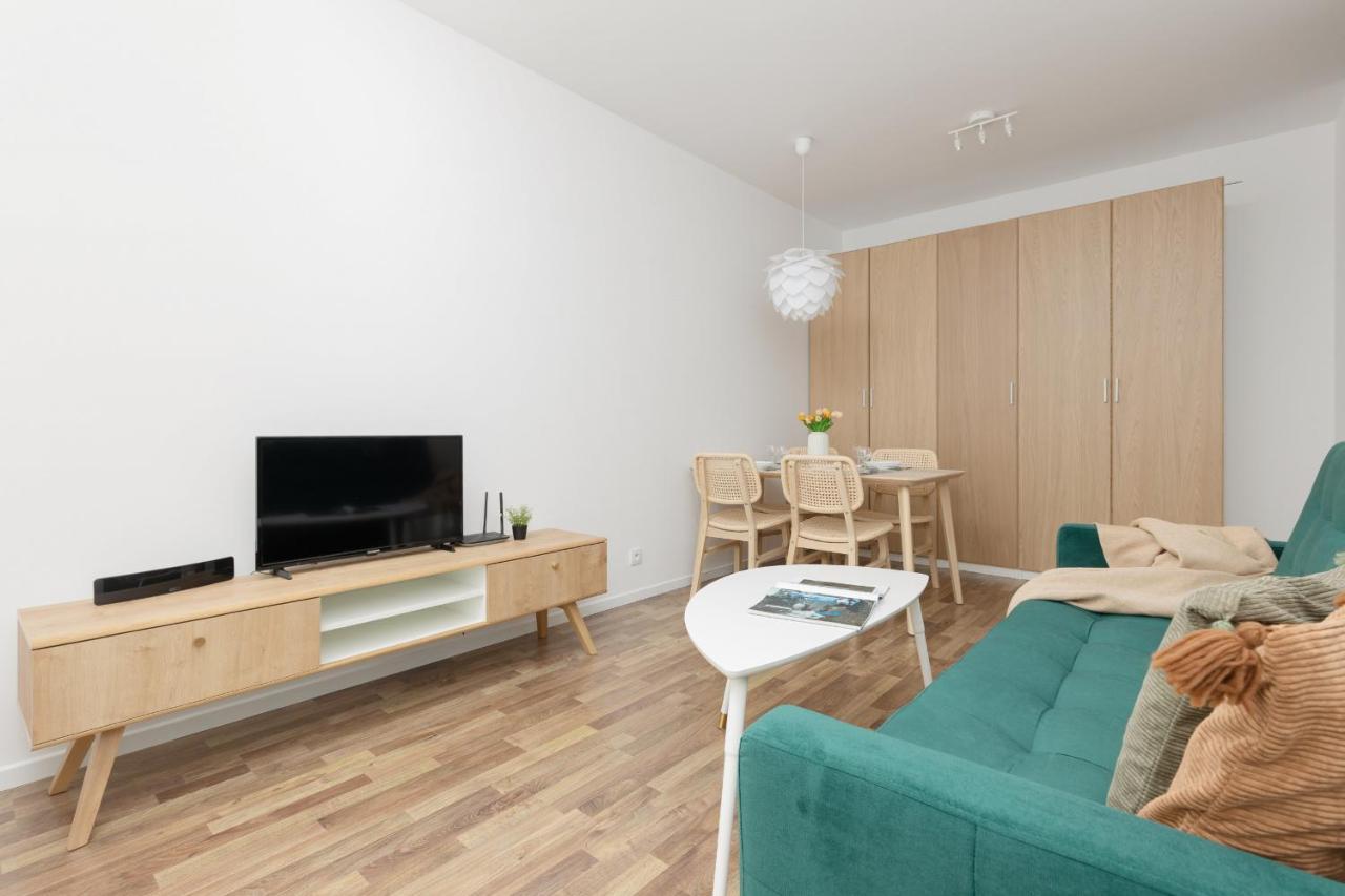 Stacja Wola Apartments With Parking By Noclegi Renters ワルシャワ エクステリア 写真