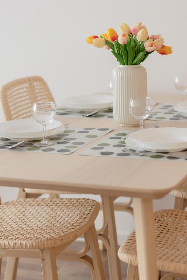 Stacja Wola Apartments With Parking By Noclegi Renters ワルシャワ エクステリア 写真