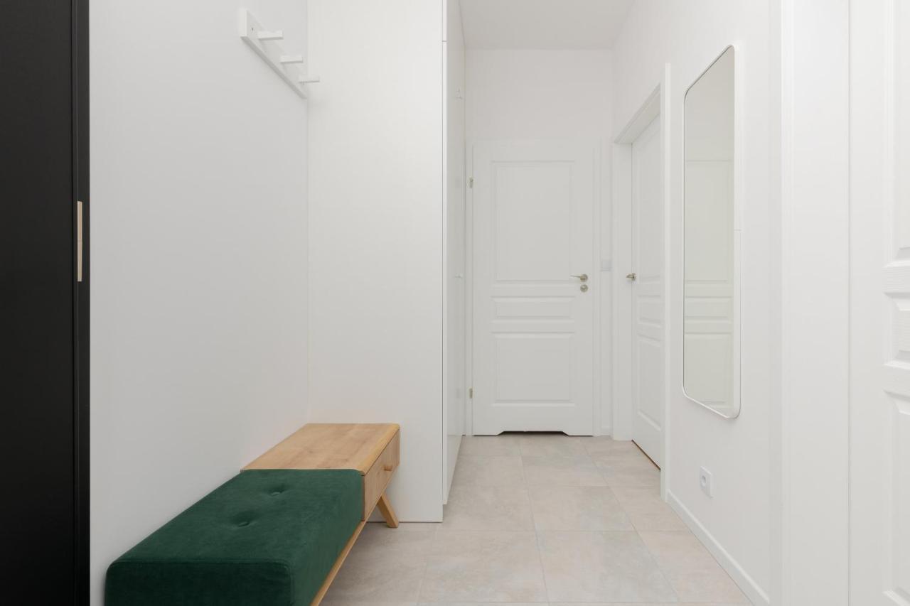 Stacja Wola Apartments With Parking By Noclegi Renters ワルシャワ エクステリア 写真