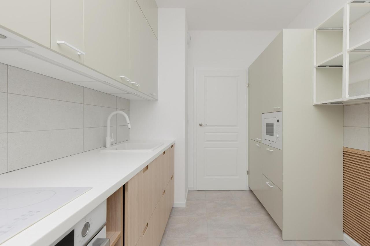 Stacja Wola Apartments With Parking By Noclegi Renters ワルシャワ エクステリア 写真