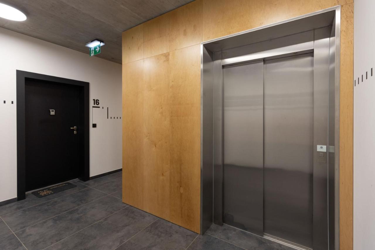 Stacja Wola Apartments With Parking By Noclegi Renters ワルシャワ エクステリア 写真