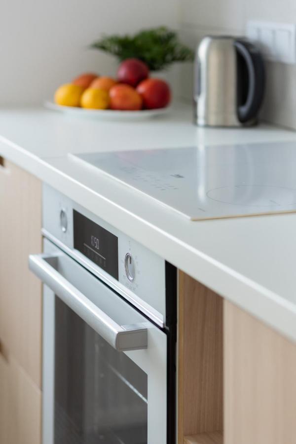 Stacja Wola Apartments With Parking By Noclegi Renters ワルシャワ エクステリア 写真