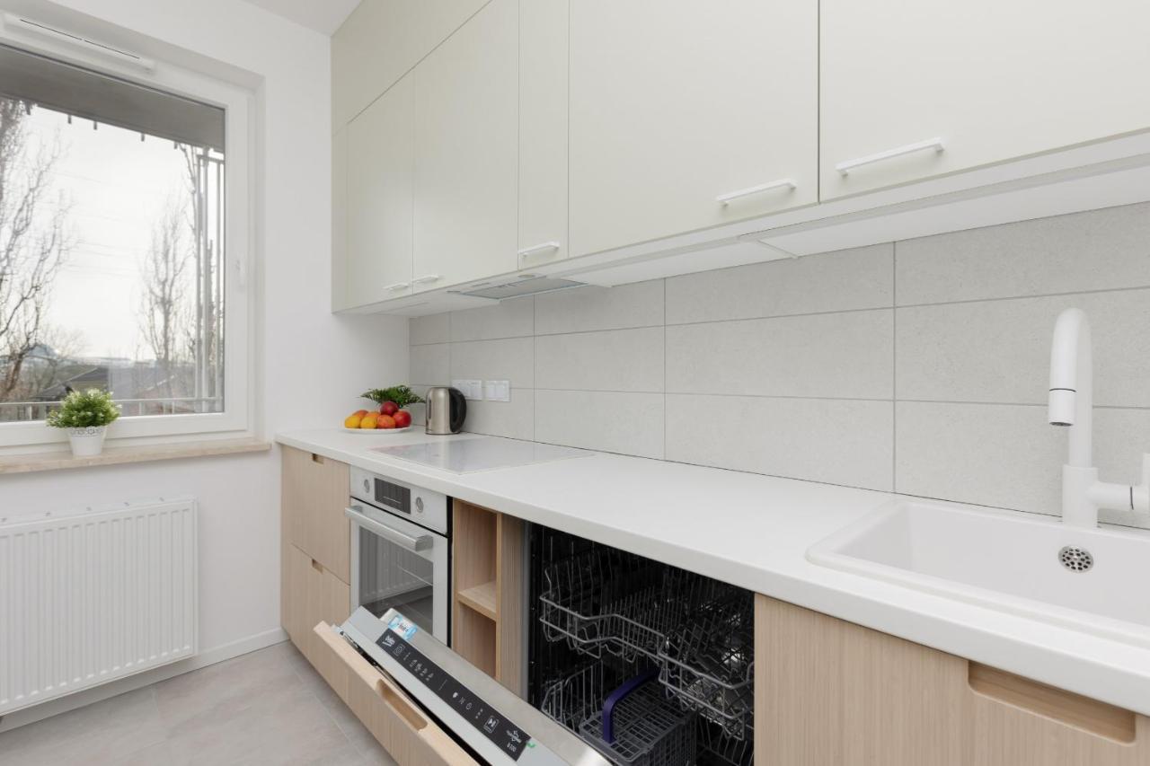 Stacja Wola Apartments With Parking By Noclegi Renters ワルシャワ エクステリア 写真