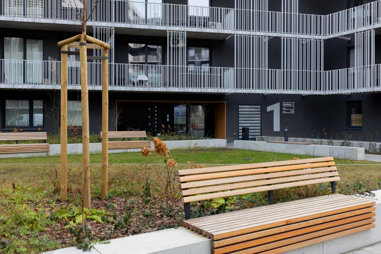 Stacja Wola Apartments With Parking By Noclegi Renters ワルシャワ エクステリア 写真