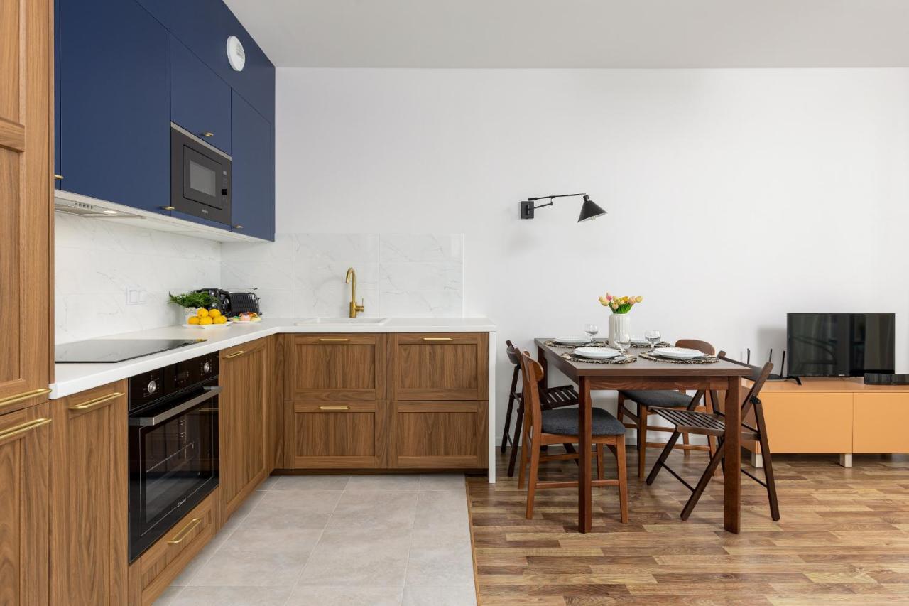 Stacja Wola Apartments With Parking By Noclegi Renters ワルシャワ エクステリア 写真