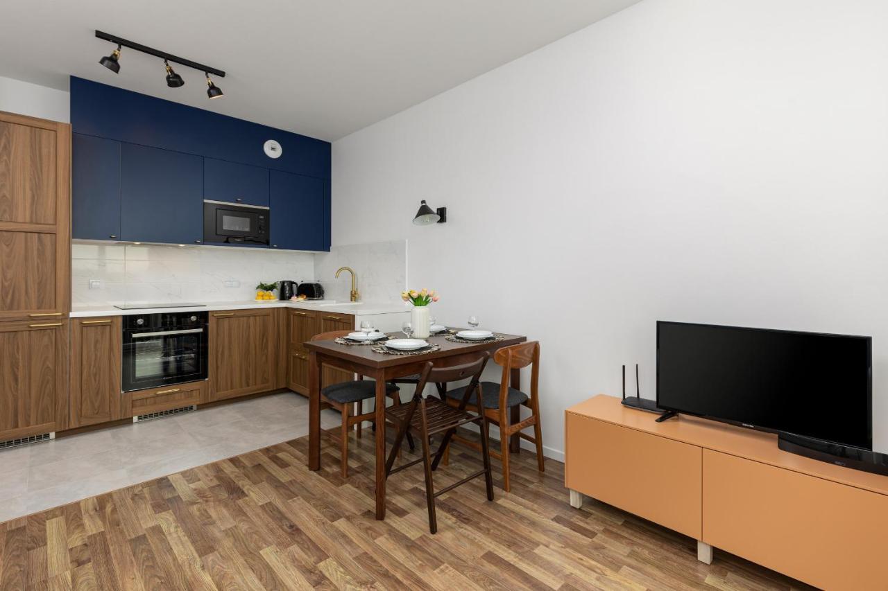 Stacja Wola Apartments With Parking By Noclegi Renters ワルシャワ エクステリア 写真